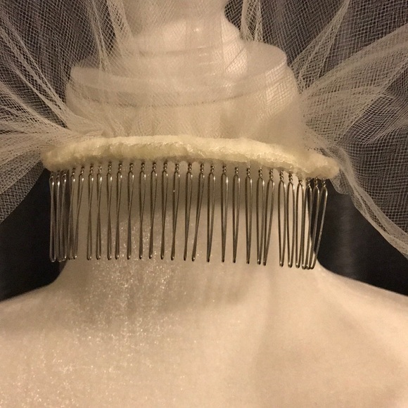 Bridal Veil. EUC - Picture 4 of 4